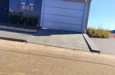 Casa nova na 1506 sul – 2 quartos (1 suíte), churrasqueira e acabamentos de qualidade