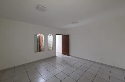 Casa térrea a venda no limão/vila carbone, com 04 dormitórios!!