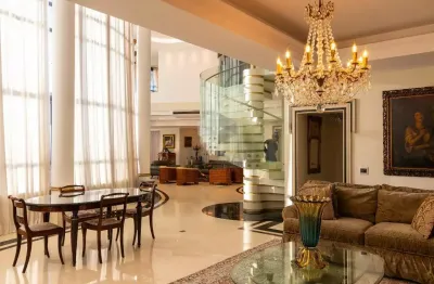 Cobertura cinematográfica à venda na ,melhor localização do bairro anchieta , com 5 suítes, 6 vagas e vista panorâmica.