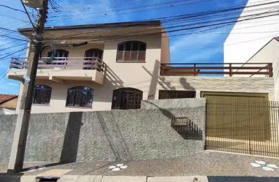 Casa com 6 quartos à venda na Rua Doze de Outubro, Centro, Ponta Grossa