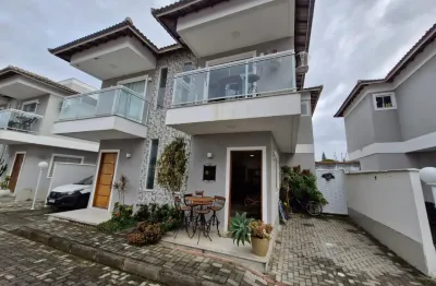 Casa duplex em condomínio no barroco itaipuaçu uma quadra da praia