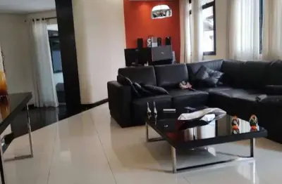 Area privativa de 4 quartos de aproximadamente 300m² no bairro castelo