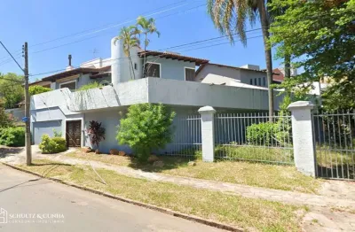 Casa com 394m² e 4 dormitórios, 4 suítes, 6 vagas no bairro chácara das pedras e