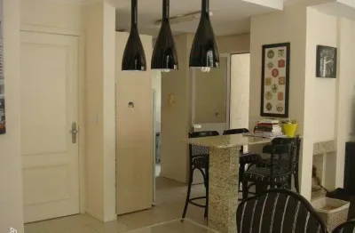 Vende-se apartamento com 2 quartos(1 suíte), 86m² e sacada - mont'serrat