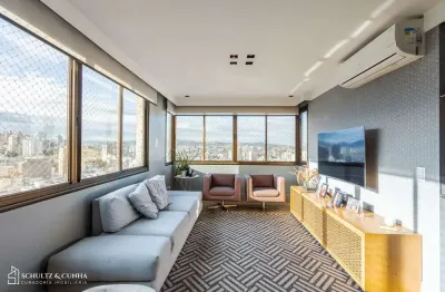 Andar alto, sol e vista definida são ponto forte deste belíssimo apartamento à v