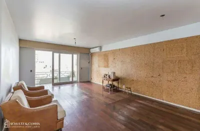 Vende-se ampla cobertura com 3 quartos (1 suíte), 283m² e 2 vagas - petrópolis