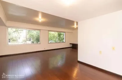 Apartamento de 3 dormitórios, suíte, duas vagas e elevador no bairro rio branco