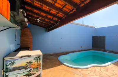 Casa a venda 130m², 3 quartos, quintal com piscina, 4 vagas - residencial e comercial palmares