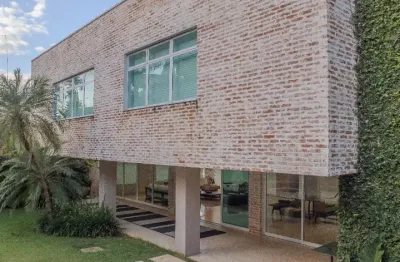 Sobrado à venda no alphaville flamboyant com 598 m2 construído – residencial dos ipês