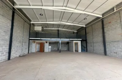 Galpão novo – 234 m² + 50 m² mezanino - avenida de grande valorização, próximo ao ifg câmpus goiânia oeste