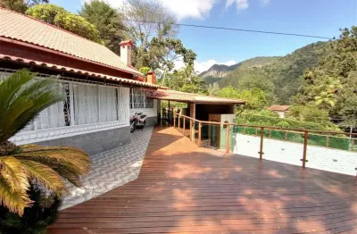 Casa com 4 dormitórios à venda, 252 m² - Mury, Nova Friburgo/RJ