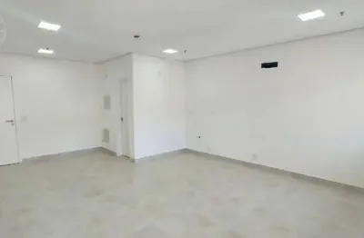Sala comercial para alugar na Rua Silva Jardim, Vila Mathias, Santos