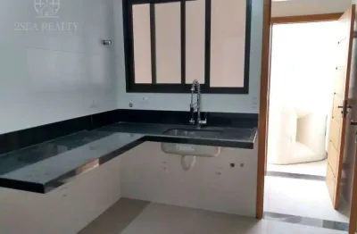 Sobrado de fundos 2 DORMS à venda no bairro Embaré, em Santos.