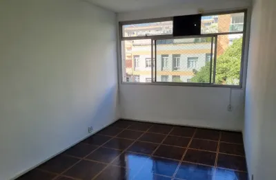 Oportunidade tijuca - lindo  apartamento de 3 quartos com súite e dependência completa ao lado do metrô afonso pena portaria 24hs.