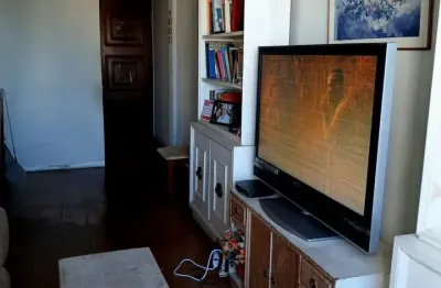 Exelente oportunidade há 5 minutos da entrada do metrô Saens Penã! Apartamento pronto à venda na Tijuca 1 vaga