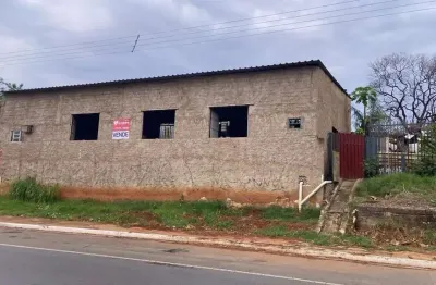 Amplo terreno de 1.511m² com galpão e casa — excelente para uso comercial ou industrial