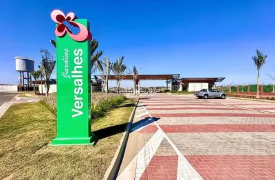 Terreno à venda na Rua 6, Jardins Versalhes, Aparecida de Goiânia