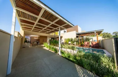 Casa em condomínio fechado com 3 quartos à venda na Rua Lisboa, Residencial Marília, Senador Canedo