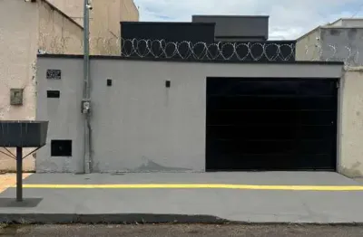 Casa com 3 quartos à venda na Rua das Pitangueiras, Parque das Paineiras (1,2,3 e 4 Etapa), Goiânia
