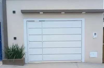 Casa com excelente acabamento interno, localizado no Parque Santa Rita