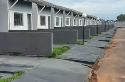 Casa em condomínio fechado com 2 quartos à venda na Avenida Rui Barbosa, Setor Cristina, Trindade