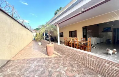 Casa com 3 quartos à venda na Rua Umiri, 2, Parque Amazônia, Goiânia