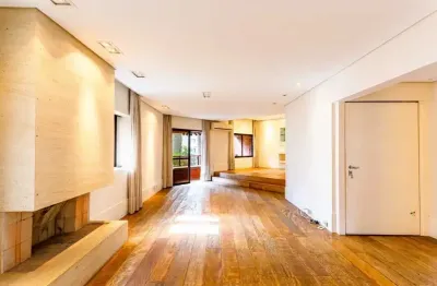 Elegante apartamento reformado no itaim a venda. 3 suítes e 3 vagas