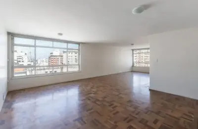 Excelente apartamento para reformar , muito espaço  e luz, há duas quadras da av paulista.