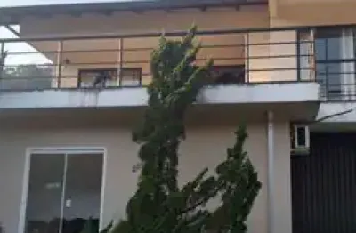 Sobrado a venda em Luiz Alves na Vila do Salto com vista para a cachoeira.
