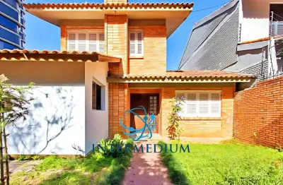 Casa comercial com 3 salas para alugar na Bela Vista, Porto Alegre 