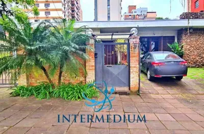 Casa comercial com 4 salas à venda na Auxiliadora, Porto Alegre 