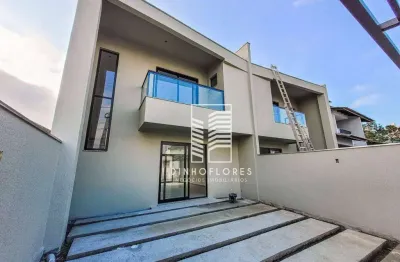 Sobrado com 3 dormitórios sendo 1 suíte e área de festas com piscina à venda, 100 m² por r$ 770.000 - itacolomi - balneário piçarras/sc