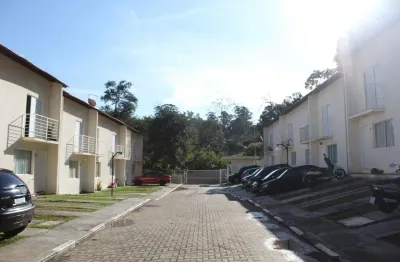 Casa com dois dormitorios e duas vagas de garagem proximo no centro de cotia