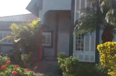 Casa de 380 metros quadrados no bairro vacchi com 4 quartos