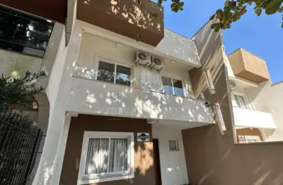 Casa com 3 quartos à venda na Rua Padre Donato, 805, Centro, Guaratuba