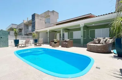Casa com 3 quartos para alugar na Avenida Brejatuba, 464, Brejatuba, Guaratuba