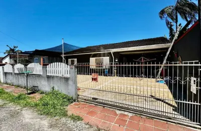 Casa com 5 quartos à venda na Avenida Vinte e Nove de Abril, Brejatuba, Guaratuba