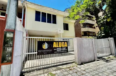 Casa com 3 quartos para alugar na Avenida Curitiba, Centro, Guaratuba