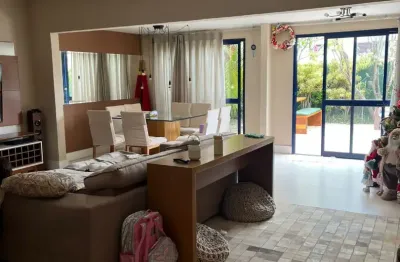 Casa a venda no tamboré 6, alphaville, todos os ambientes com ar condicionado e sotao reformado. estuda permuta
