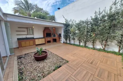 Casa para locação em alphaville, tamboré 5, fundo com churrasqueira, e com 3 dormitorios