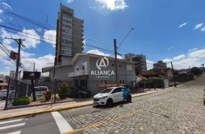 Casa individual cercada e mobiliada
3 dormitórios, sendo uma suíte
1 s