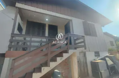 Casa mobiliada superior fundos
3 dormitórios
1 sala
1 cozinha
1 banhei