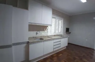 Apartamento semi mobiliado
3 dormitórios
1 sala
1 cozinha
1 banheiro
1