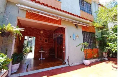 Casa ampla e confortável com 3 quartos à venda, em campo grande!