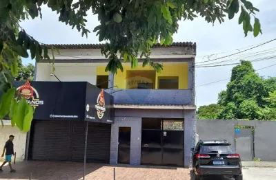 Investimento incrível: 2 casas + loja + sala comercial em vila nova