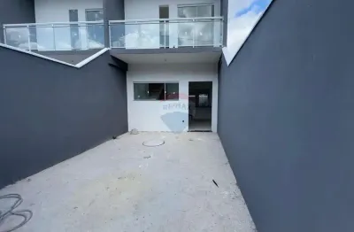 Casa geminada em condomínio com 2 quartos em campo grande, rj