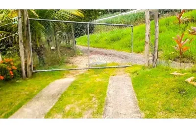 Sítio com 4900 m² área, casa com 2 quartos sendo 1 suíte,  espaço gourmet e piscina