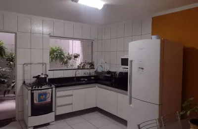 Casa com 3 quartos à venda na Avenida Raimundo Pereira de Magalhães, Jardim Íris, São Paulo