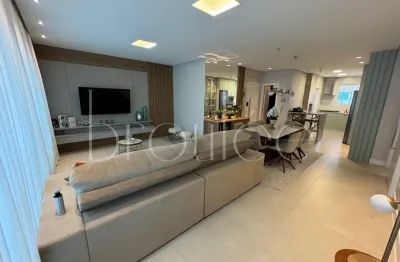 Apartamento mobiliado no centro de balneário camboriú para locação/aluguel anual