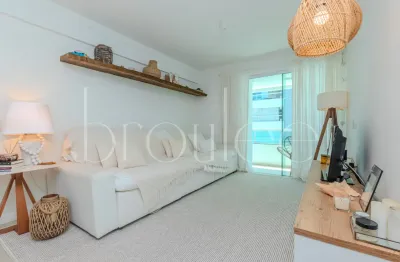 Apartamento perto da praia mobiliado na praia brava de itajaí-sc para locação/aluguel anual